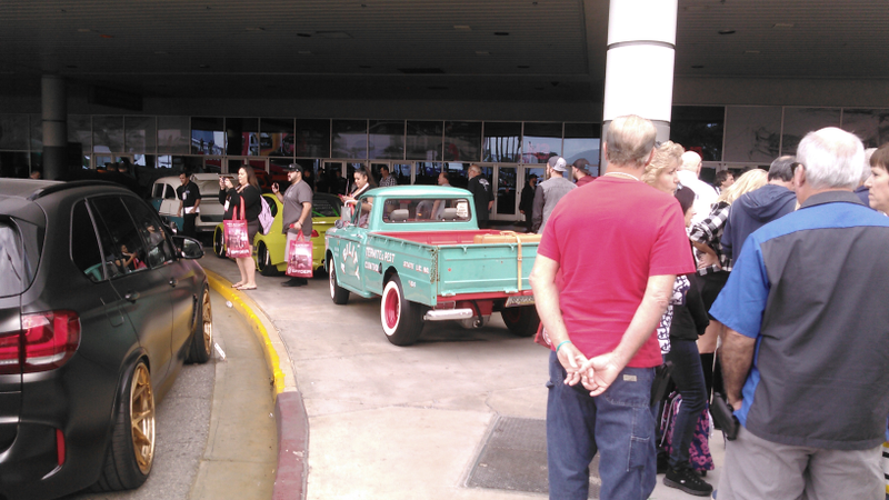 Illustration for article titled SEMA 2016 Day One - Waiting